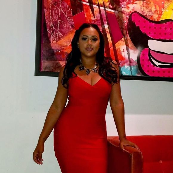 Meet your Posher, Evelyn - Picture 1 of 1